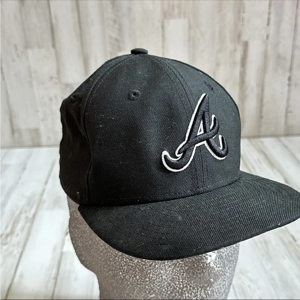 Atlanta Braves Black Out Ball
Cap 6-1/2